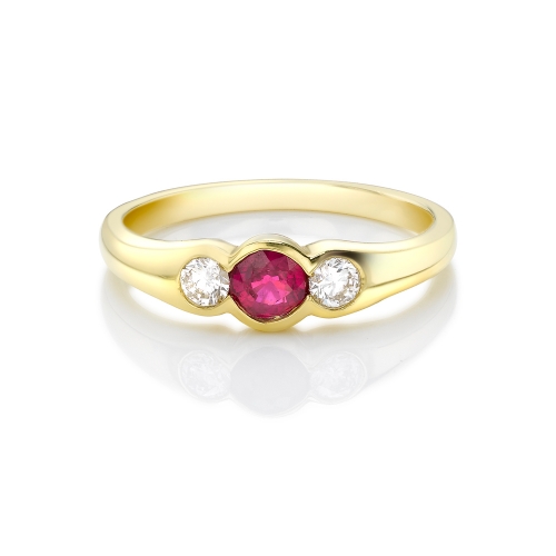 Ruby & diamond rubover set trilogy ring in 18ct yellow gold, 391