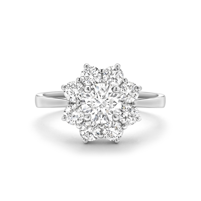 Brilliant cut diamond claw set cluster ring in 18ct white gold, 471